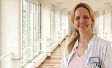 Dr. Protzen, Oberärztin Innere Medizin II, Geriatrie, St. Marien-Krankenhaus Berlin Doktor Protzen, Oberärztin der Abteilung für Innere Medizin, Geriatrie im Sankt Marien-Krankenhaus Berlin